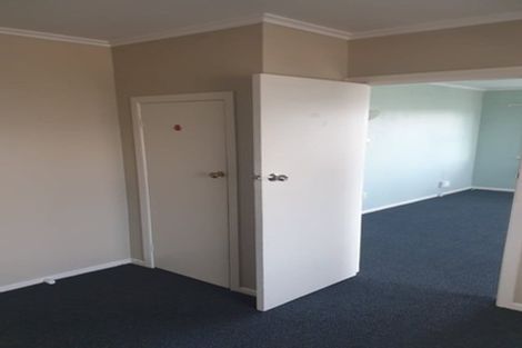 Photo of property in 1/402 Mount Albert Road, Mount Roskill, Auckland, 1041