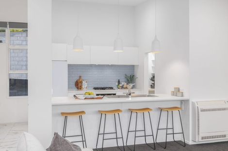 Photo of property in 8 Cass Bay Place, Cass Bay, Lyttelton, 8082