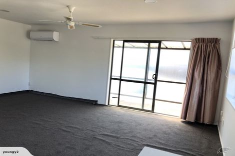 Photo of property in 5 Farm Lane, Parklands, Christchurch, 8083