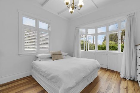 Photo of property in 8 St Michaels Avenue, Point Chevalier, Auckland, 1022
