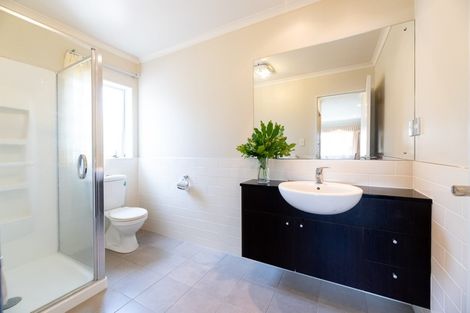 Photo of property in 14 Bridgefield Crescent, Flat Bush, Auckland, 2016