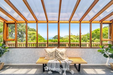 Photo of property in 2 Singers Road, Korokoro, Lower Hutt, 5012