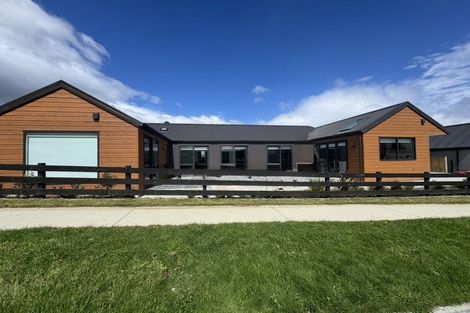 Photo of property in 34 Howden Drive, Jacks Point, 9371