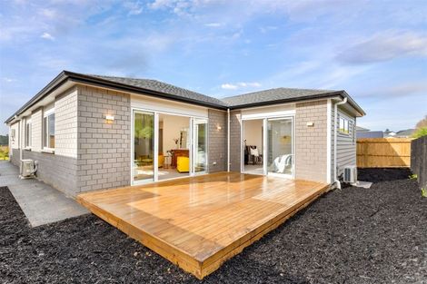 Photo of property in 87 Vinistra Road, Kumeu, 0810