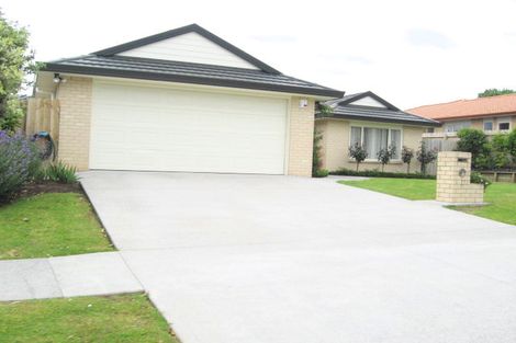 Photo of property in 17 Norwalk Crescent, Mangere, Auckland, 2022