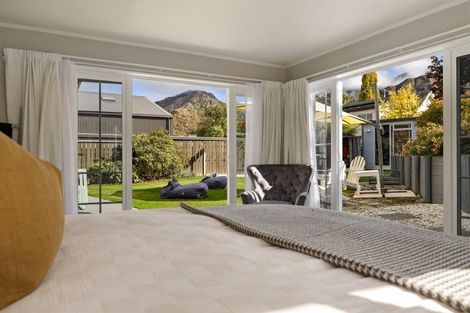 Photo of property in 13 Argyle Place, Arrowtown, 9302