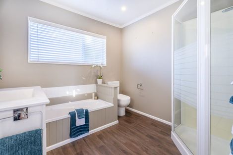 Photo of property in 12 Ronald Woolf Place, Churton Park, Wellington, 6037