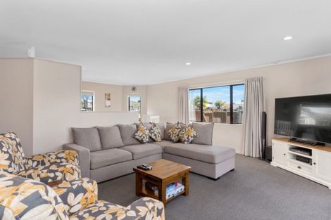 Photo of property in 61 Kane Road, Papamoa Beach, Papamoa, 3118