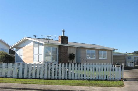 Photo of property in 36 President Avenue, Papakura, 2110