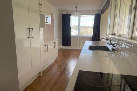 Photo of property in 20 Trojan Crescent, New Lynn, Auckland, 0600