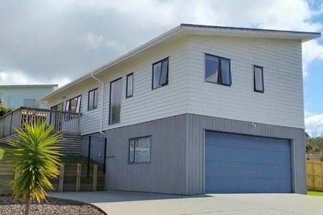 Photo of property in 11 Te Whai Street, Mangawhai Heads, Mangawhai, 0505