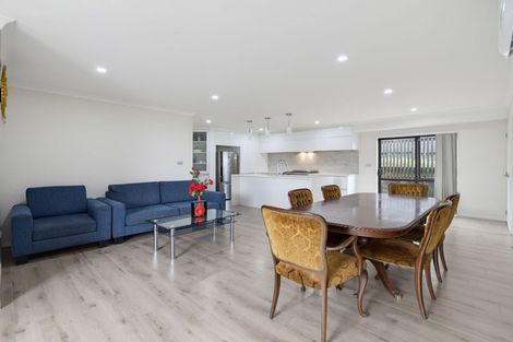 Photo of property in 126 Keri Vista Rise, Papakura, 2110