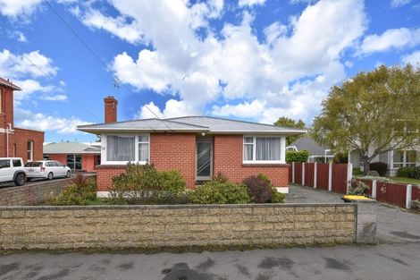 Photo of property in 73 Macandrew Road, South Dunedin, Dunedin, 9012