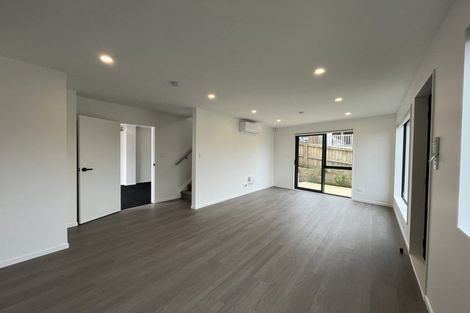 Photo of property in 12a Massine Place, Randwick Park, Auckland, 2105
