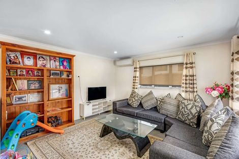 Photo of property in 22 Te Aramanu Crescent, Papakura, 2110