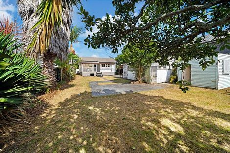 Photo of property in 41 Wairau Avenue, Avondale, Auckland, 1026
