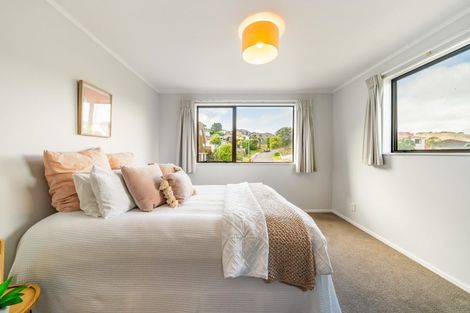 Photo of property in 14 Cullen Place, Tawa, Wellington, 5028