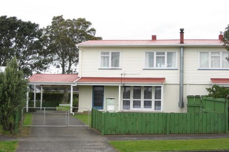 Photo of property in 15-15a Miro Street, Merrilands, New Plymouth, 4312