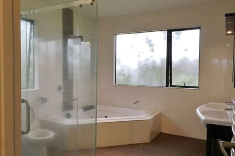 Photo of property in 16 Tekapo Rise, Fairview Heights, Auckland, 0632