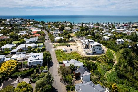 Photo of property in 54 Napier Terrace, Hospital Hill, Napier, 4110