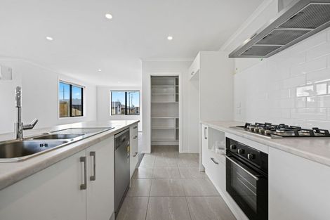 Photo of property in 39 Waruhia Crescent, Rototuna North, 3281