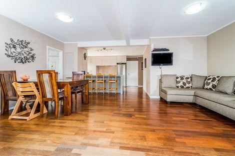 Photo of property in 41 Greenhithe Road, Greenhithe, Auckland, 0632