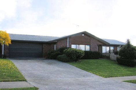 Photo of property in 16 Stanford Street, Albany, Auckland, 0632