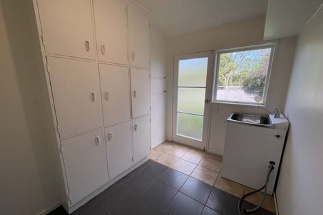 Photo of property in 43 Meadway, Sunnyhills, Auckland, 2010