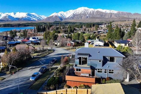 Photo of property in 35 Aorangi Crescent, Lake Tekapo, 7999