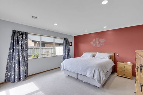 Photo of property in 33 Grace Avenue, Rototuna North, Hamilton, 3210