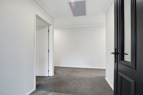 Photo of property in 72 Geneva Terrace, Kelvin Grove, Palmerston North, 4414