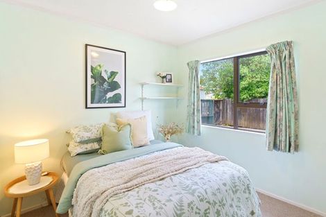 Photo of property in 15 Atarau Grove, Paraparaumu, 5032