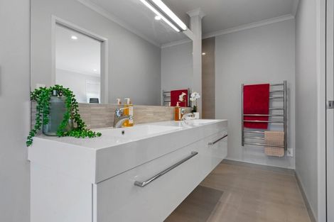 Photo of property in 9 Richards Street, Cambridge, 3434