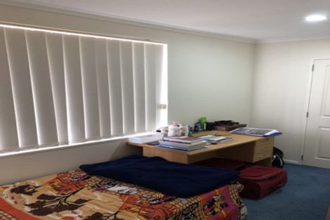 Photo of property in 18 Norman Close, The Gardens, Auckland, 2105