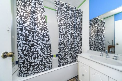 Photo of property in 12 Douglas Street, West End, Palmerston North, 4412