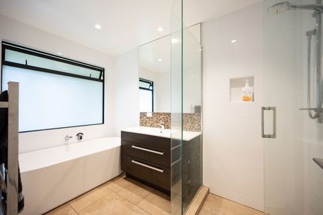 Photo of property in 4/17a Eastglen Road, Glen Eden, Auckland, 0602