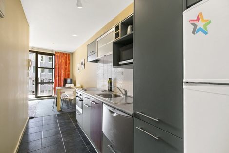 Photo of property in Atrium Towers, 6b/154 The Terrace, Wellington Central, Wellington, 6011