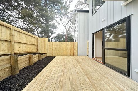 Photo of property in 23d West Harbour Drive, West Harbour, Auckland, 0618