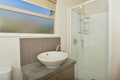 Photo of property in 17 Bermuda Place, One Tree Point, 0118