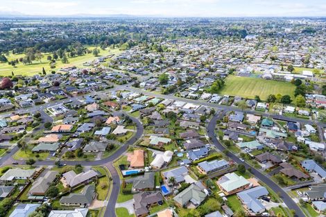 Photo of property in 63 Waiwherowhero Drive, St Andrews, Hamilton, 3200