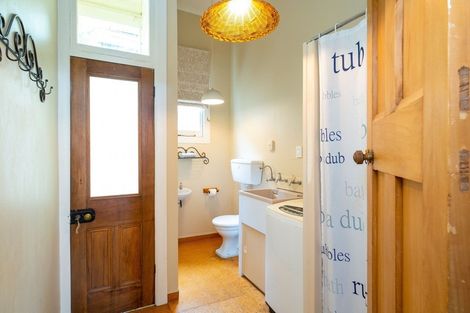 Photo of property in 16 Sealy Road, Bluff Hill, Napier, 4110