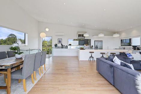 Photo of property in 246 Hillcrest Road, Wainui, 0931