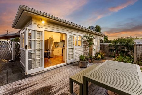 Photo of property in 17 Fitzherbert Street, Alicetown, Lower Hutt, 5010