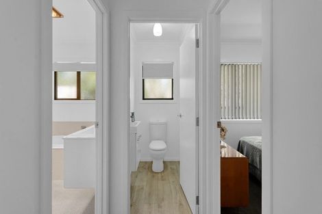 Photo of property in 6 Elizabeth Grove, Stratford, 4332