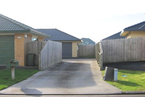 Photo of property in 3 Naul Place, East Tamaki Heights, Auckland, 2016
