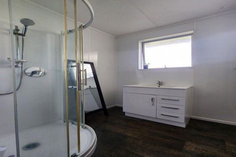 Photo of property in 12 Pitcairn Street, Oakura, 4314