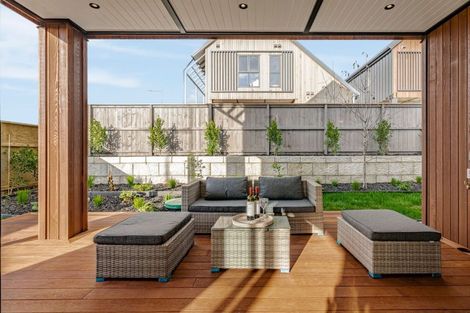 Photo of property in 1 Dorset Down Drive, Karaka, 2580