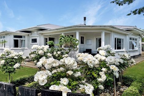 Photo of property in 9 Seddon Street, Dannevirke, 4930