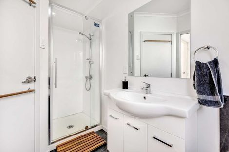 Photo of property in 5 Rangitira Avenue, Palmerston North, 4414