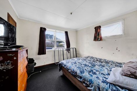 Photo of property in 2 Newbury Place, Waitara, 4320